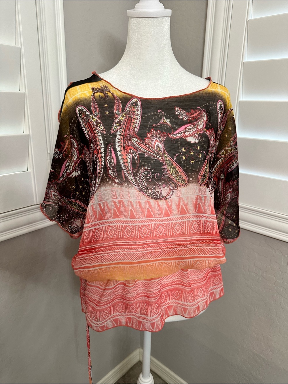 Bundle 4/$25 Women's Multicolor Paisley Print Blouse
